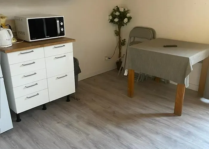 아파트 6 Personnes 2 Enfants 200m De La ,draps Et Serviettes Non Fournies 아그